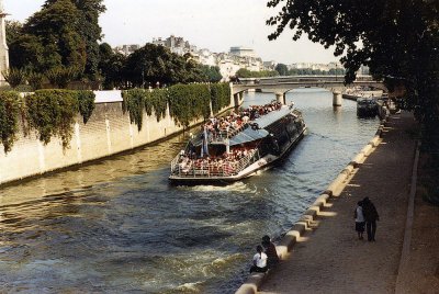 Sightseeing on the Seine.jpg