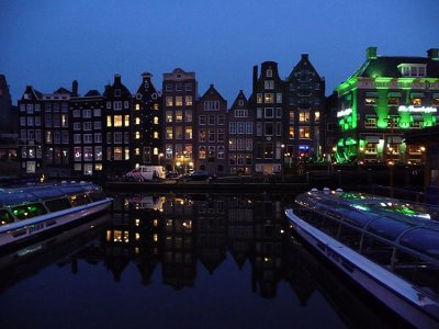 Night lights in Amsterdam p s.jpg