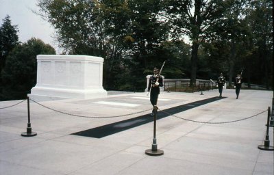 Tomb of Unknown Soldier at Arlington.jpg