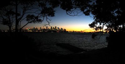 Sunset on Sydney Harbour from Bradleys Head.jpg