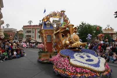 g3/99/9599/3/57279390.Disneyland016.jpg