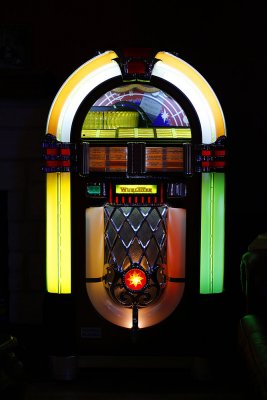 Wurlitzer 1015 OMT 45 RPM Jukebox