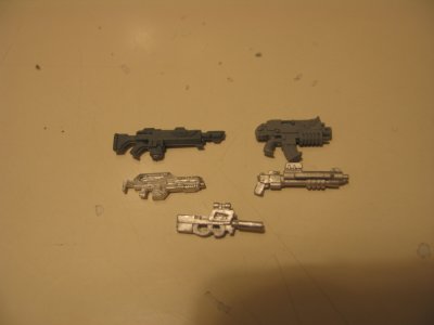 Hasselfree weapons vs a bolter and lasgun: M41-A pulse rifle from Aliens, CAD gun, P-90 (*)