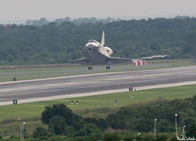 STS-121 gliding down runway