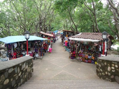 Isla Cuale market