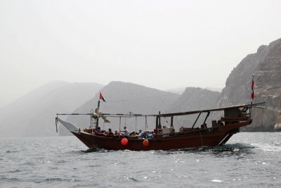 550D120302_1861_Oman Mussandam Dhow cruise.jpg