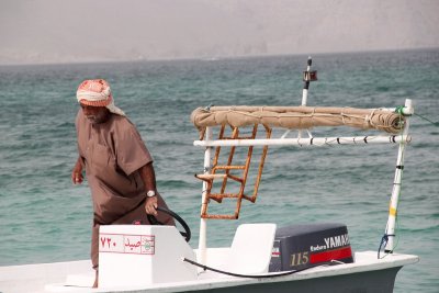 550D120303_2038_Oman Mussandam Dhow cruise.jpg