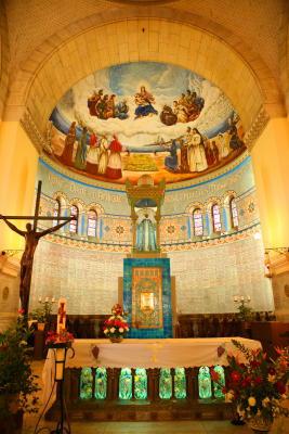 inside  the beautifully decorated church