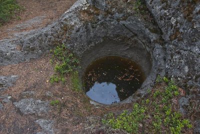 Giant's cauldron; Jttegryta