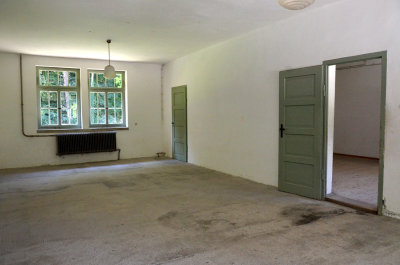 25_Waiting Room.jpg