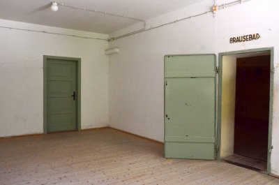 27_Door with the misleading sign to a shower room.jpg
