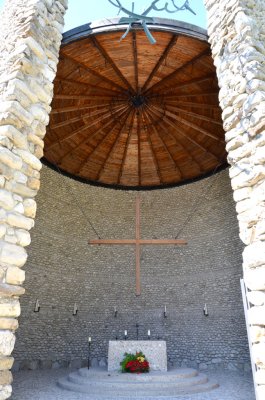 40_Looking thru the entrance.jpg