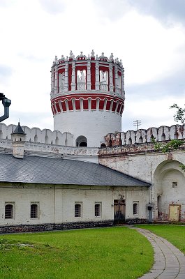 52_Novodevichy Convent.jpg