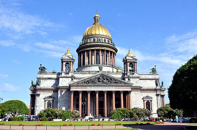 04_St Isaac's Cathedral.jpg