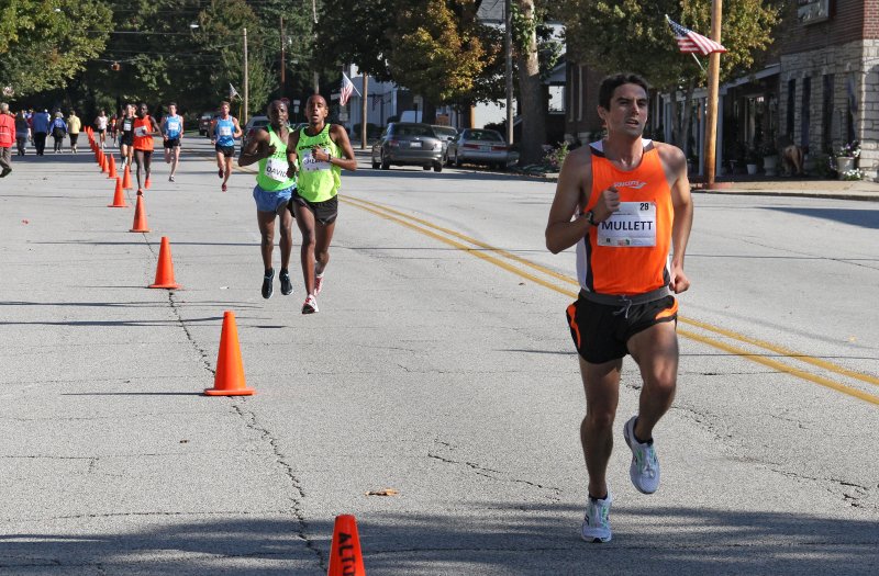 Robert Mullet (8th in 14:22)
