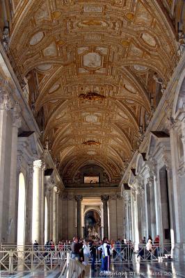 40288 - Entering St. Peter's Basilica