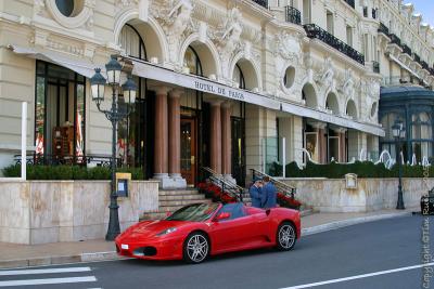 39700 - Ferrari parked in front of Hotel de' Paris