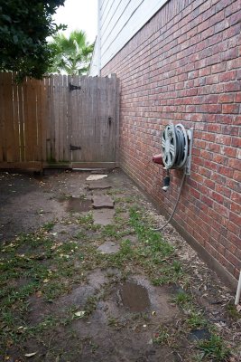 Muddy side gate