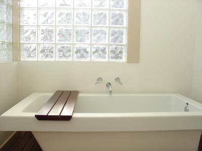 Bath2.jpg