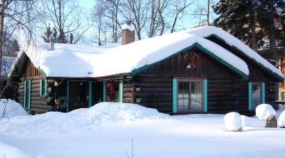 Cabin_with_snow.jpg