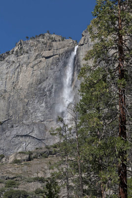 lower-yosemite-falls02.jpg