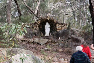 Wooglemai - grotto - Our lady of the Way