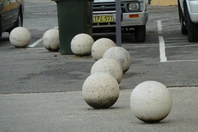 Cronulla Promenade - Great stone Balls