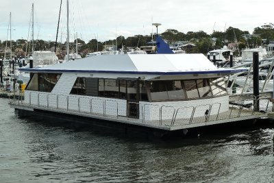 Houseboat for Hire