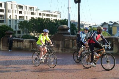Pyrmont bridge - cyclists