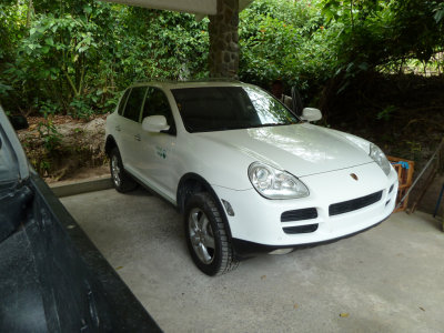 Porsche SUV birding vehicle