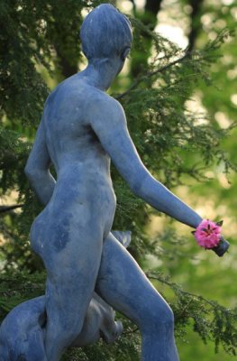 Statue 2