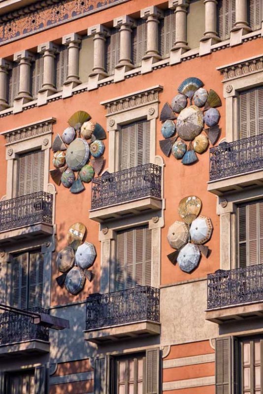 Building along the Ramblas