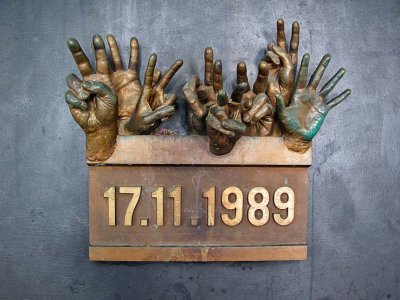 Monument to the Massacre of Nov. 17, 1989