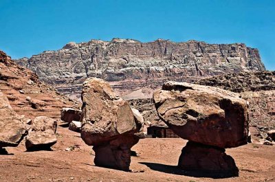 Balanced boulders