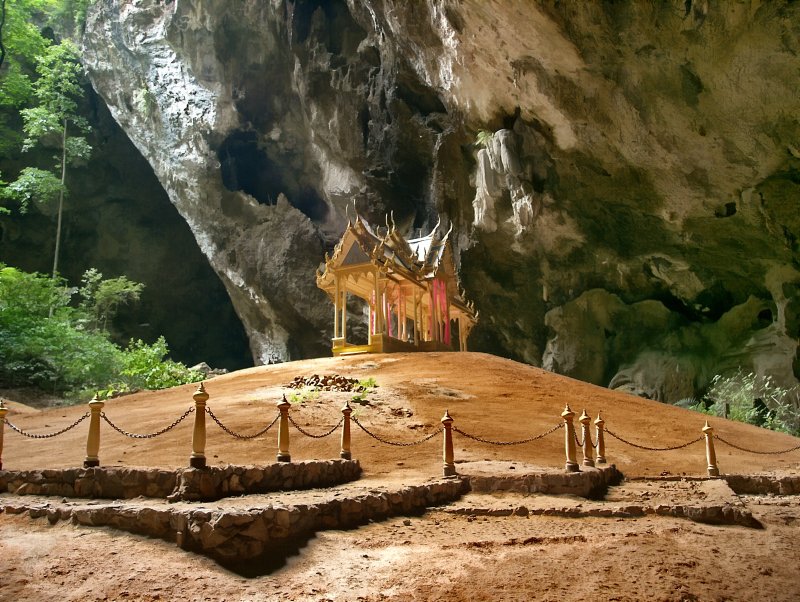 Phraya Nakhon Cave - Khao Sam Roi Yot - The Royal Pavilion 
