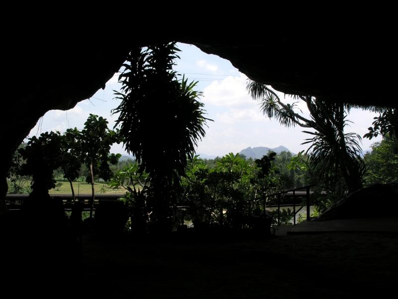 Tham Kra Sae Cave