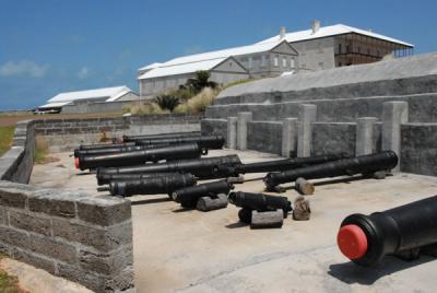 DSC_1112c Cannons at the Dockyards.jpg