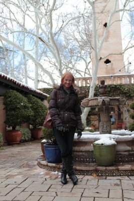 Kathy (Pentland) at the fountain in Tlaquepaque.