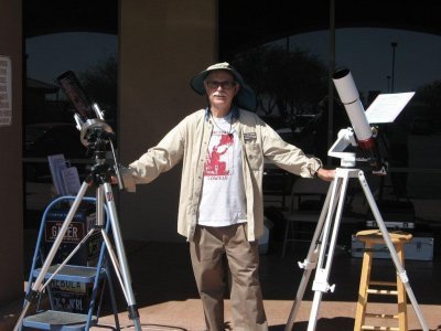 022.jpg Bill and 2 of his scopes