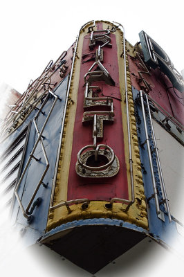 Rialto 001 wht vign.jpg