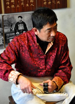 Traditional slipper maker