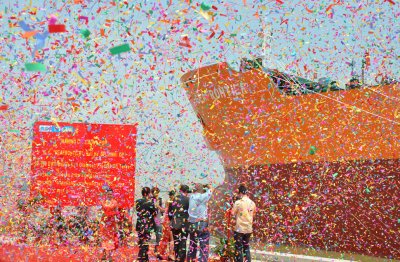 Ship launch on Zhujiang river Guangdong
