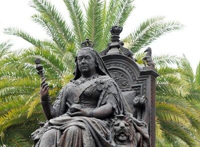 Queen Victoria jubilee statue