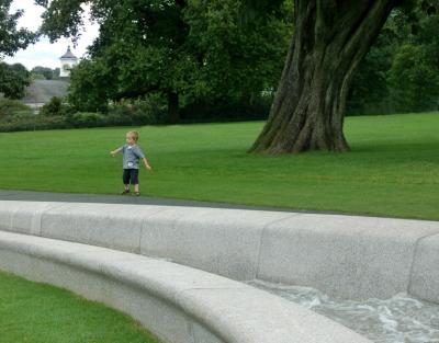 Admirer at Diana memorial