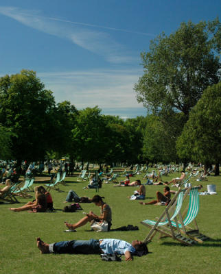 Sunday crowds