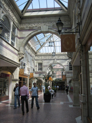 inside a shopping arcade..lovely!!