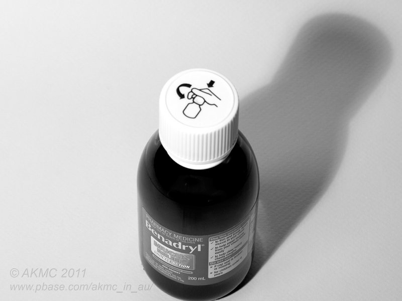 110607_190906_18405 StILL Life I - In The Shadow Of The Cough Mixture (Tue 07 Jun)
