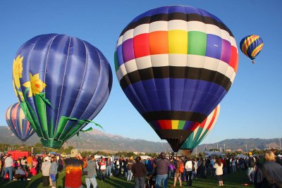 ICR2011_COSB8944_BALNCROWD2PB.jpg
