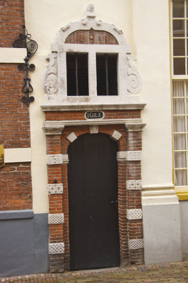 Llage en smalle deurtjes in 1623