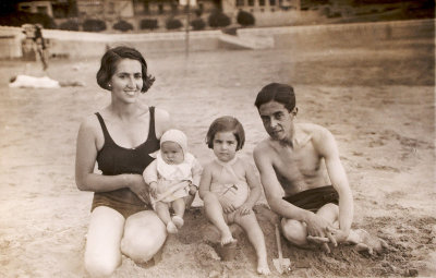 Grandparents, Mom and Aunt - Abuelos, Mam y Tia